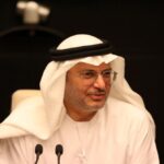 قرقاش: لا يمكن الوثوق في أي ترتيبات أحادية لإيران بشأن مضيق هرمز