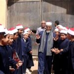 “لبيك اللهم لبيك”.. طلاب الأزهر يصنعون ممرًا شرفيًا مهيبًا لتكريم “أمين المعهد” ببني سويف لبلوغه سن المعاش