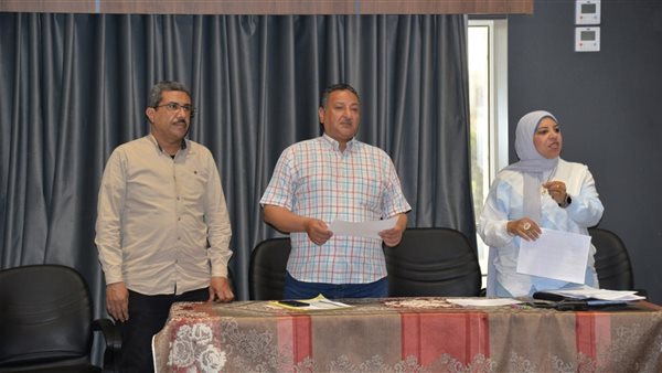 محافظ أسيوط يتابع توفير الأجهزة التكنولوجية لتشغيل مجمعات الخدمات الحكومية