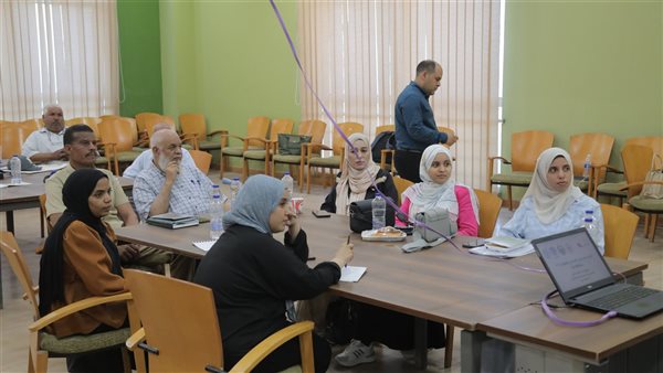 محافظ قنا يشهد فعاليات برنامج تدريب المدربين لتحديث تقنيات الري بمكتبة مصر العامة
