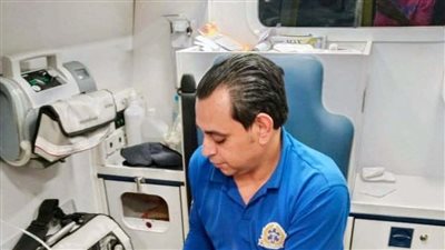 مشهد إنساني .. طاقم اسعاف ينجح في إنقاذ حياه صغيرين حديثي الولاده بالمنيا- نبض مصر