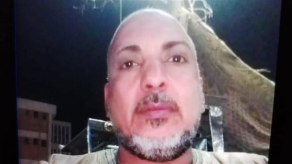 موظف بالتأمينات ينهي حياة زوجته ويصيب ابنتيه بسبب خلافات أسرية في سوهاج