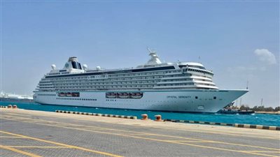 ميناء السخنة يستقبل السفينة (CRYSTAL SERENITY) بحمولة 1100 فرد