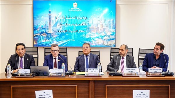 نمو مرتقب للاقتصاد المصري إلى 5.4% رغم التوترات العالمية