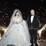 وحيدة بملامح حزينة.. باسل سماقية يساند ابنته فلك بعد أنباء طلاقها قبل ساعات من زفاف شقيقتها