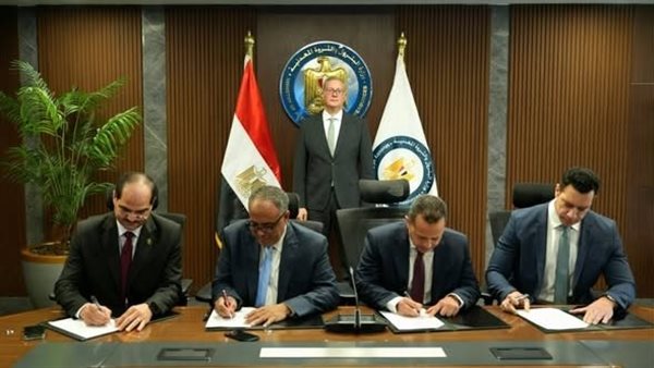 وزير البترول يشهد توقيع مذكرة لتنمية احتياطيات الغاز والبترول في شمال كينج مريوط وحقل العريش بالبحر المتوسط- نبض مصر
