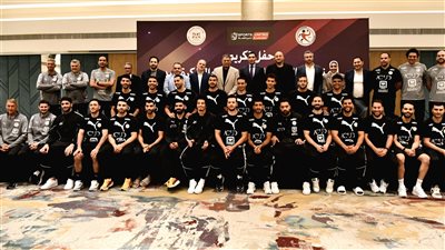 وزير الرياضة يحتفل مع منتخب مصر لكرة اليد بعد التتويج الأفريقي- نبض مصر