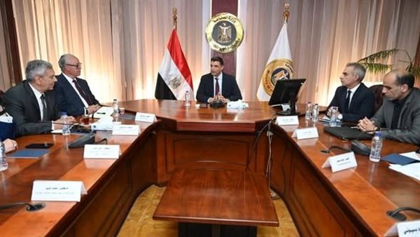 وزير الصناعة يبحث مع غرفة صناعة الأدوية تحديات واحتياجات الغرفة للنهوض بالقطاع خلال المرحلة المقبلة- نبض مصر